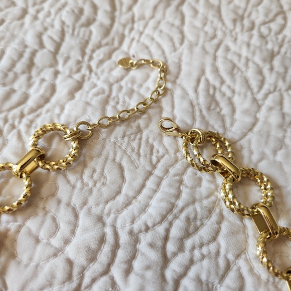 Gold with red chain link necklace - Picture 3 of 3